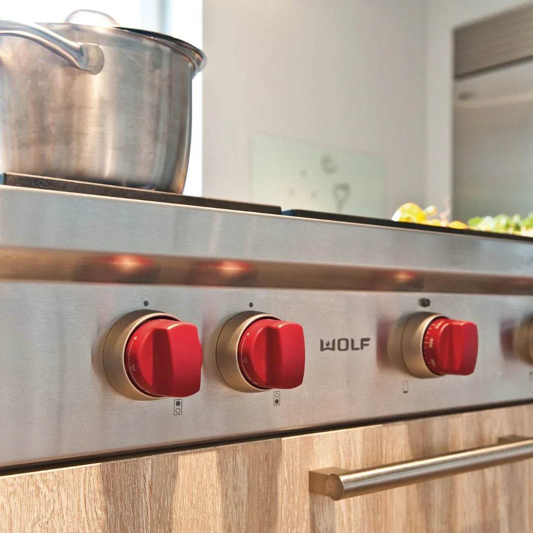 Wolf - Sealed Burner Range-Top, 4 Burner & Griddle - Carvers Interiors - Cookers and Bathroom Showroom Wolverhampton