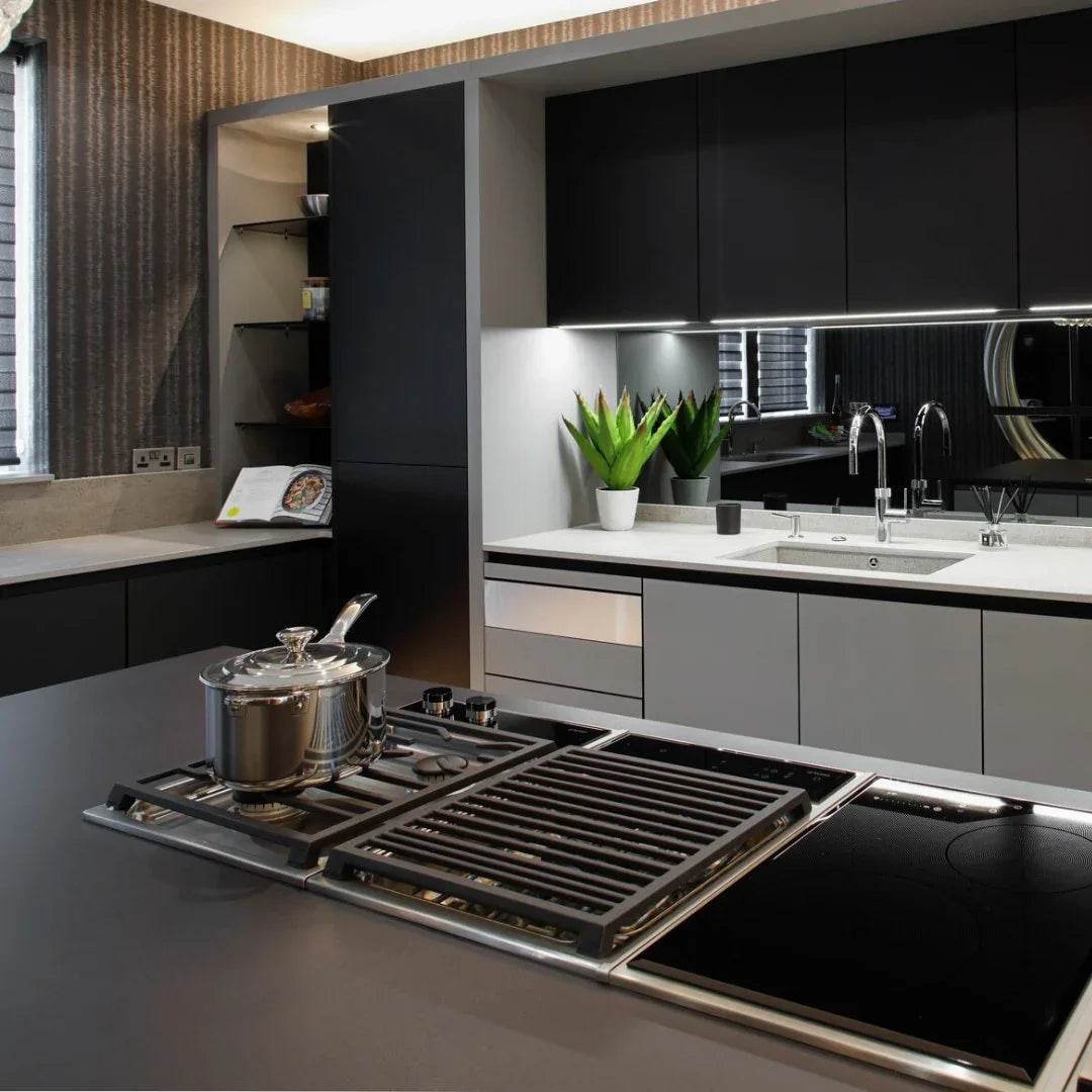 Wolf - Transitional Gas Cooktop - Integrated Cooktops - Carvers Interiors - Cookers and Bathroom Showroom Wolverhampton