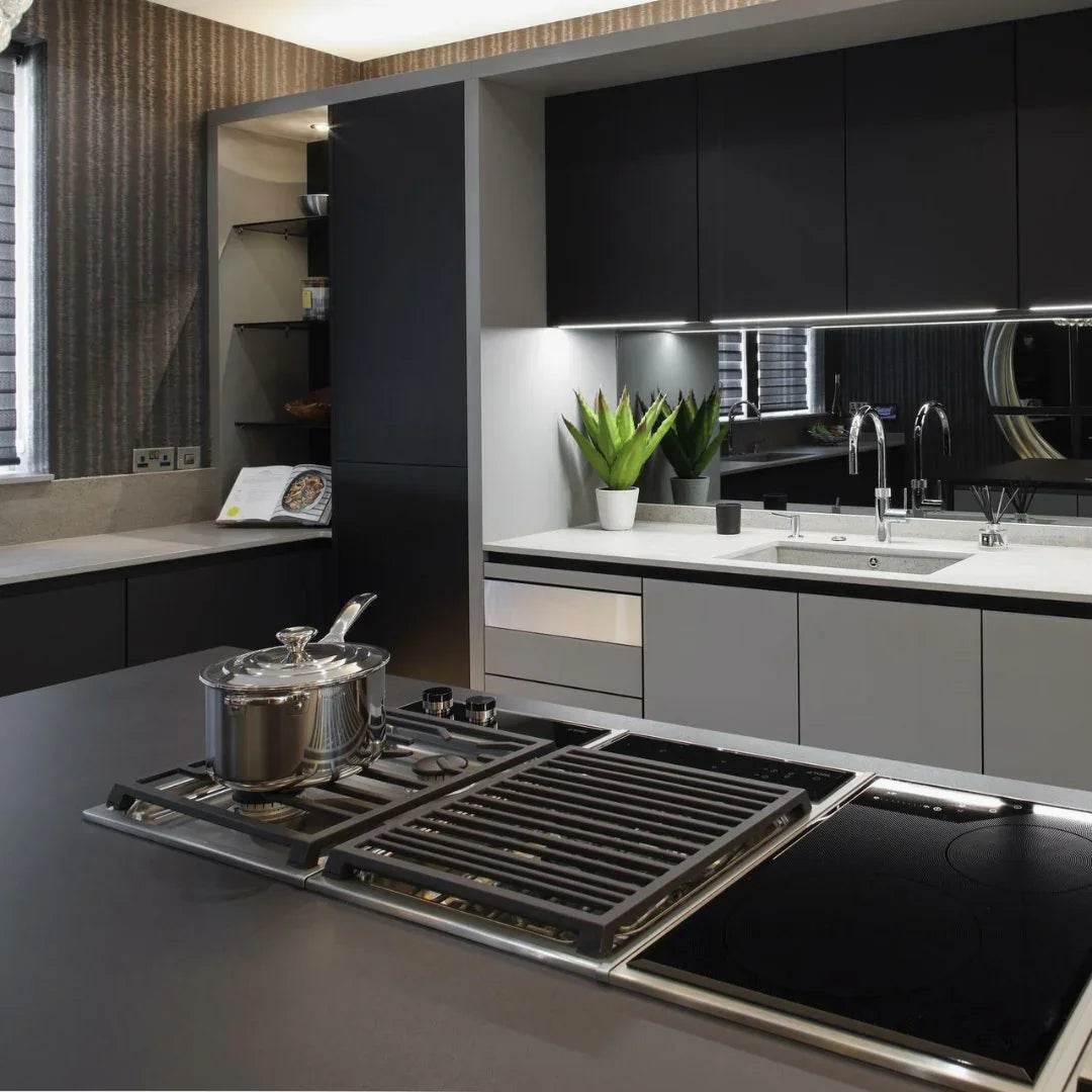 Wolf - Transitional Grill Module - Integrated Cooktops - Carvers Interiors - Cookers and Bathroom Showroom Wolverhampton