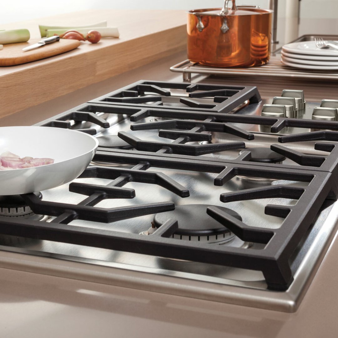 Wolf - Professional Gas Cooktop - 914mm - Carvers Interiors - Wolf