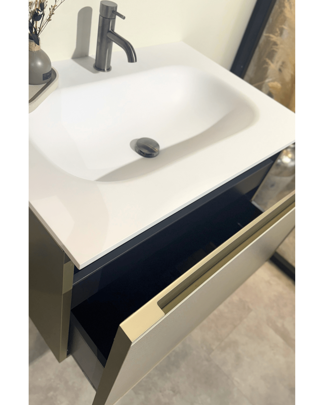 Ex-Display Vanity Suite - Artelinea Skin Collection - Carvers Interiors - Carvers Interiors