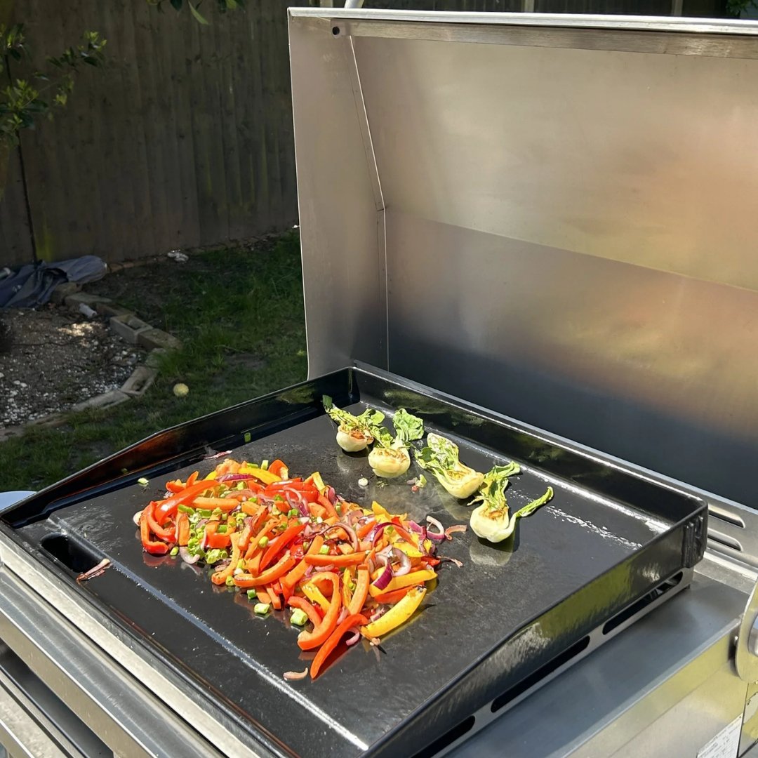 Lacanche Open&#39; Cook - Enamelled Plancha Mobile Module With Self - Stabilising Lid and Shelves - Outdoor - Carvers Interiors - Carvers Interior